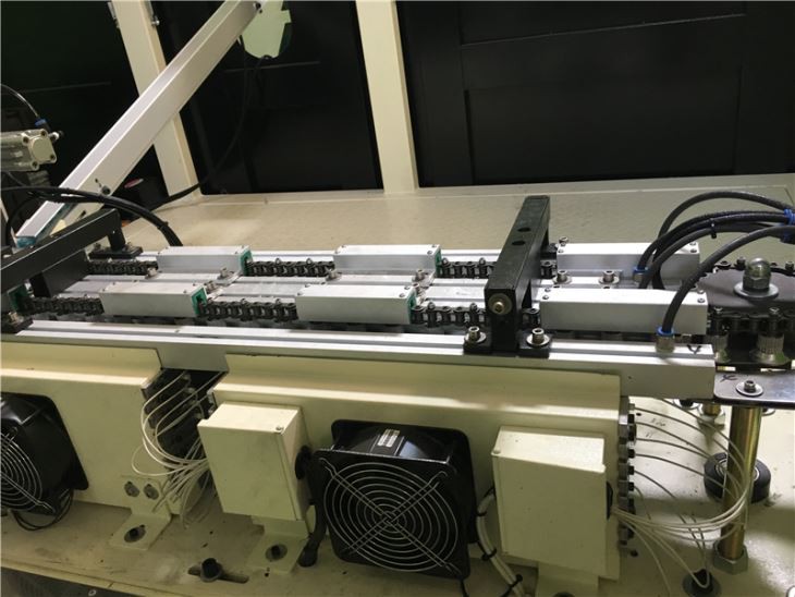 Full Automatic PET Stretch Blow Moulding Machines2